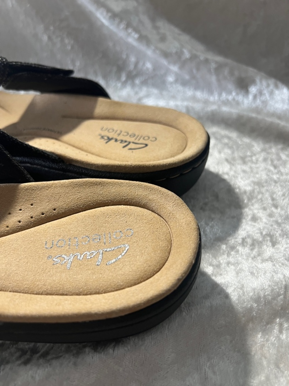 Clarks Black Knot Toe-Post Sandal - Picture 7 of 10